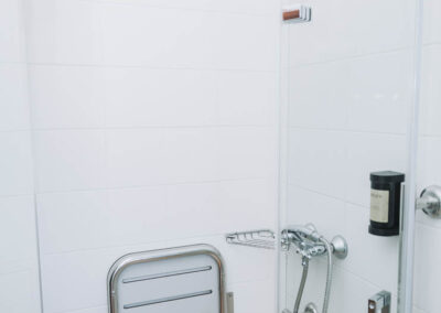 Baño adaptado para personas con movilidad reducida