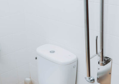Baño adaptado para personas con movilidad reducida